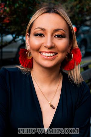 205925 - Laura Age: 37 - Colombia