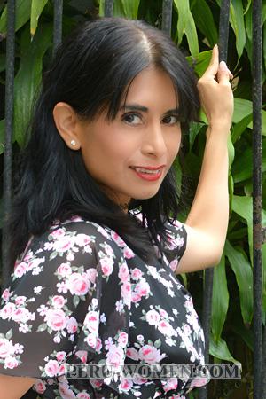 223037 - Elizabeth Age: 45 - Peru